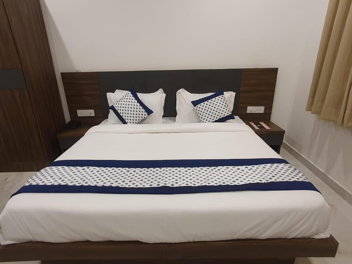 Kds Residency Hotel Greater Noida Ngoại thất bức ảnh