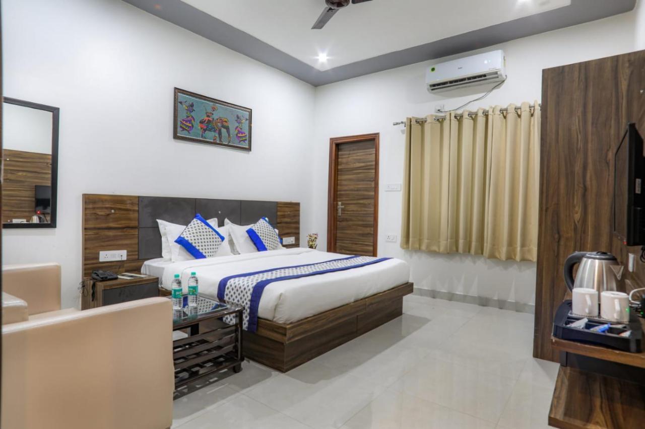 Kds Residency Hotel Greater Noida Ngoại thất bức ảnh