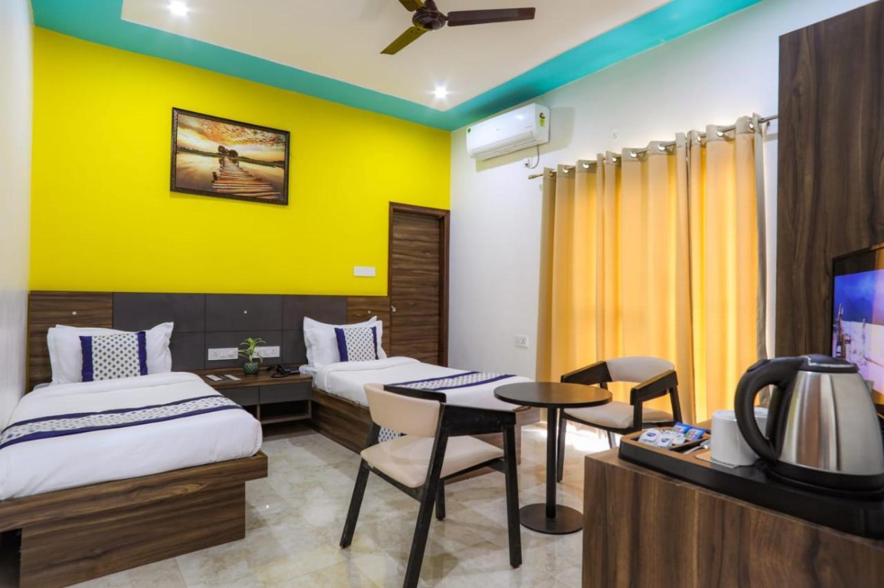 Kds Residency Hotel Greater Noida Ngoại thất bức ảnh
